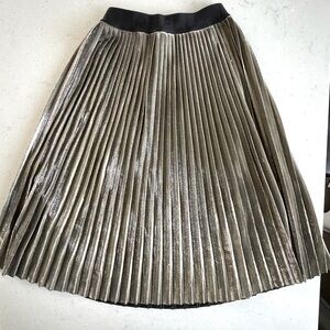 Karl Lagerfeld Elegant Metallic Pleated Skirt